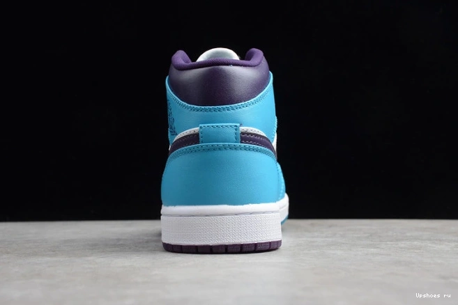 554724-415 Hornets  Mid 1 Jordan 0314